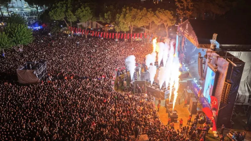 AYDINFEST GENÇLİK FESTİVALİ’NİN İLK GÜNÜNDE 70 BİN AYDINLI DOYASIYA EĞLENDİ