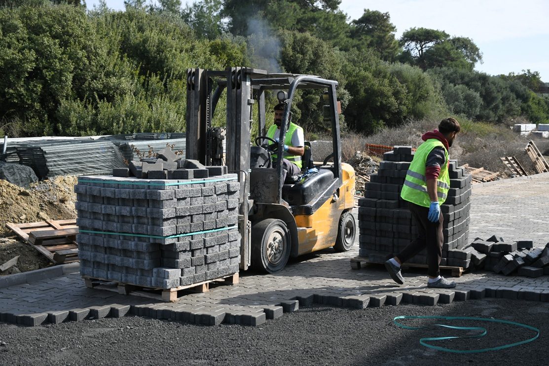 KUŞADASI BELEDİYESİ’NDEN CAFERLİ MAHALLESİNE 25 BİN METREKARELİK YENİ YOL