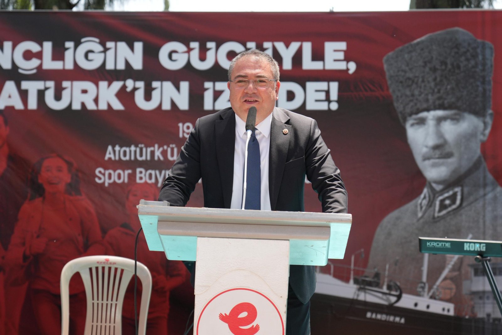 CHP’Lİ EVRİM KARAKOZ: “10 KASIM, ATATÜRK’Ü ANLAMA VE DEVRİMLERİNE SAHİP ÇIKMA GÜNÜDÜR”