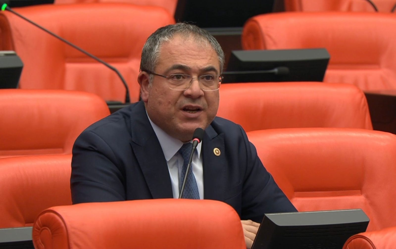 EVRİM KARAKOZ: “30 AĞUSTOS, ESARETE BOYUN EĞMEYENLERİN ZAFERİDİR”