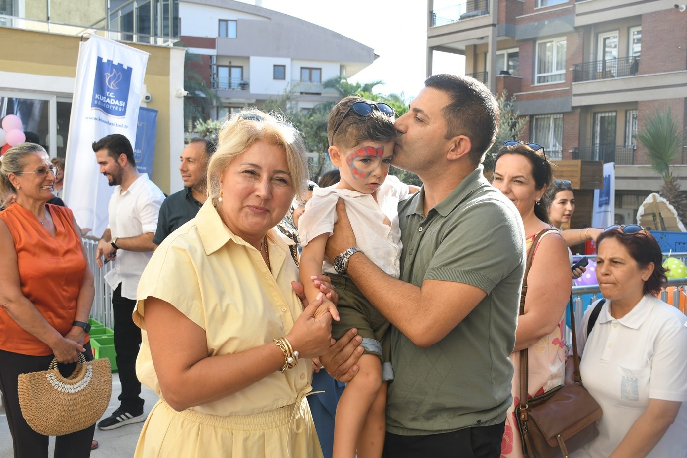 KUŞADASI BELEDİYESİ ÇOCUK GELİŞİM MERKEZİ HİZMETE GİRDİ
