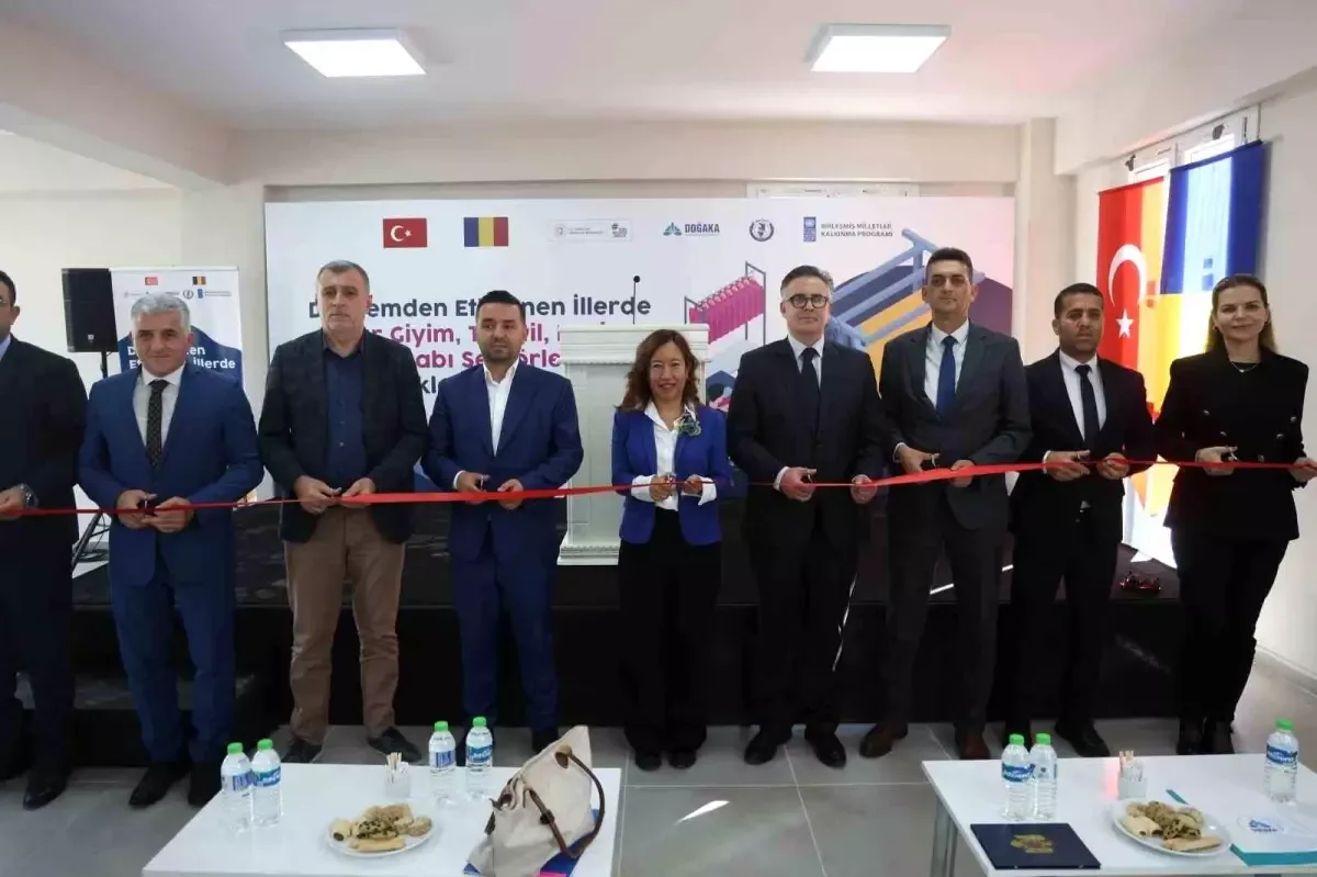 Hatay'da Ayakkabı Ortak İmalat ve Eğitim Merkezi Açıldı