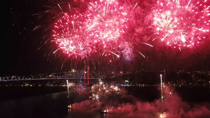 İstanbul'da havai fişek, meşale, patlayıcı ve yanıcı madde satışı yasaklandı