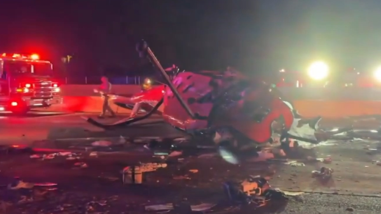 ABD’de ambulans helikopter otoyola düştü