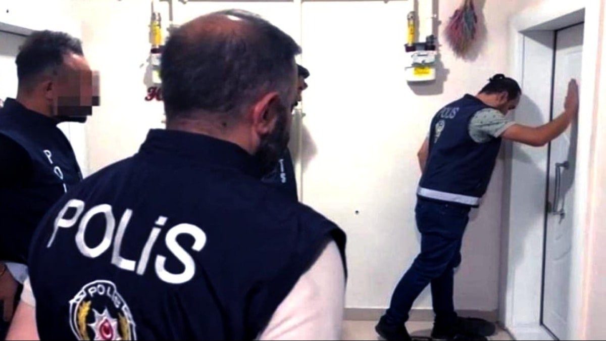 Cinayetleri 'böcek' yakaladı: Kuzenlerini kuzenlerine öldürttüler