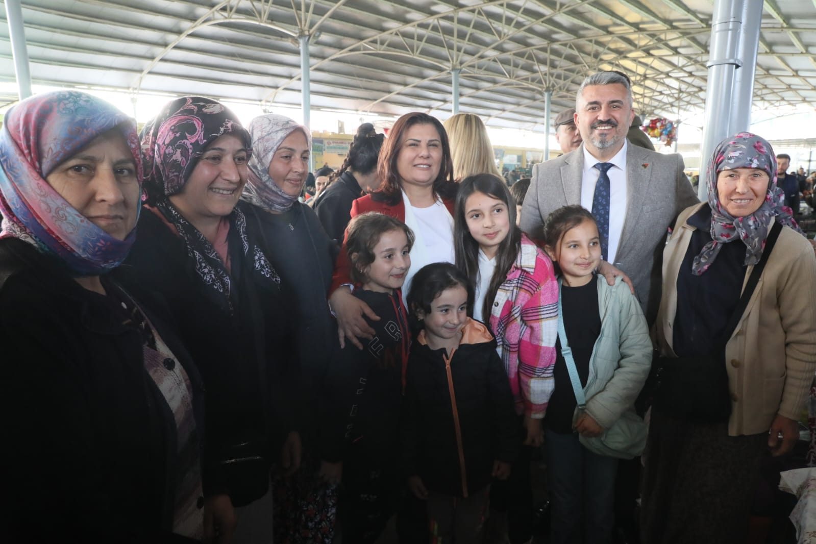 BAŞKAN ÇERÇİOĞLU İNCİRLİOVA’DA VATANDAŞLARLA BULUŞTU