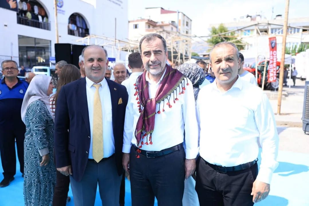 Başkan Kaya’dan Parti Değiştiren Belediye Başkanlarına Tebrik