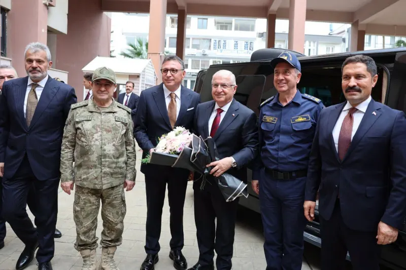 Milli Savunma Bakanı Yaşar Güler İskenderun’da: Kaymakamlık ve Belediyeye Ziyaret
