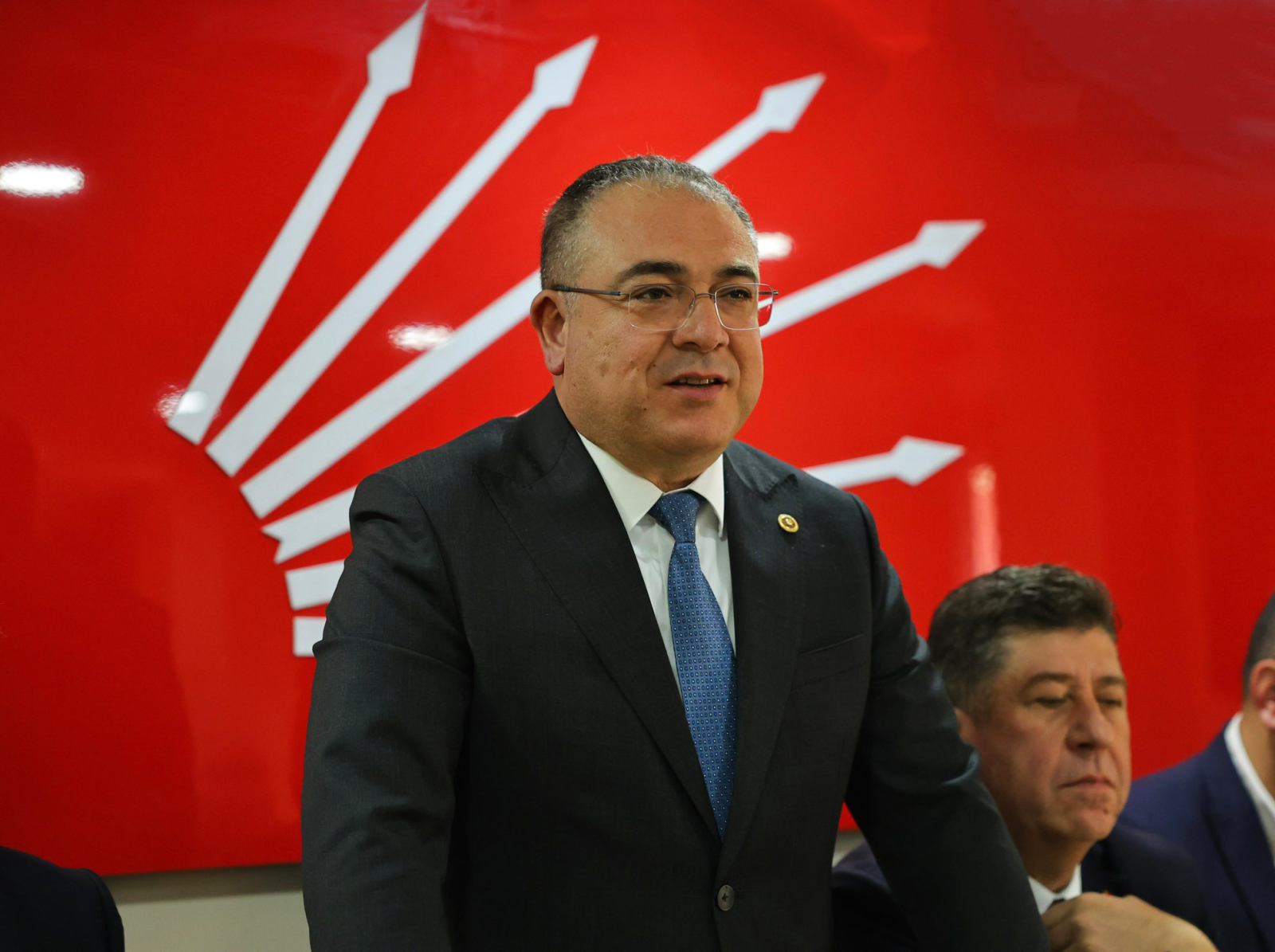 CHP’Lİ EVRİM KARAKOZ’DAN İKTİDARA SERT TEPKİ: “24 YILDIR AYDIN’A HİZMETİNİZ YOK, POLEMİĞİNİZ VAR”