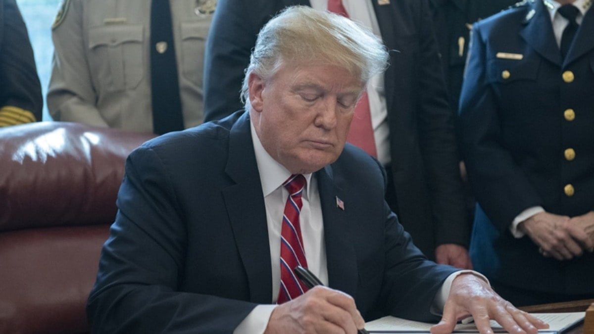Trump yönetimi, "H-1B" çalışma vizelerine 100 bin dolarlık başvuru ücreti getirecek