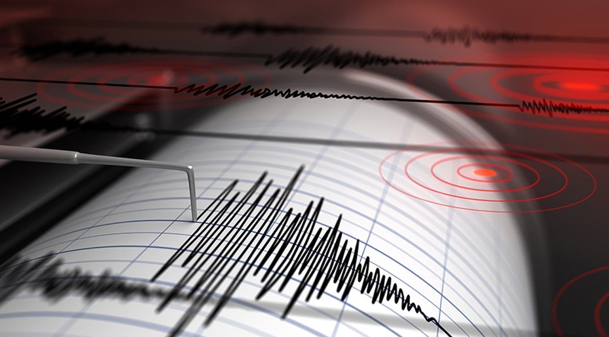 Balıkesir'de gece vakti korkutan deprem