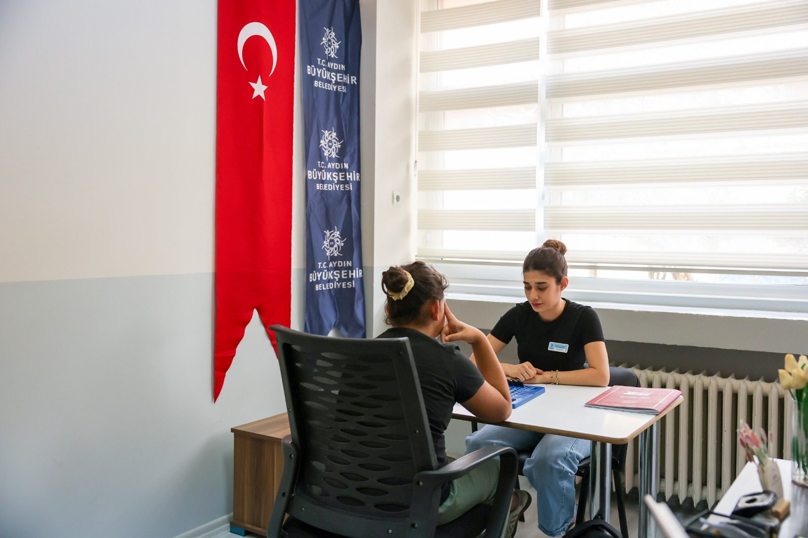 BAŞKAN ÇERÇİOĞLU’NDAN EĞİTİME BÜYÜK DESTEK: DİSLEKSİ MERKEZİ’NDE DERSLER DEVAM EDİYOR