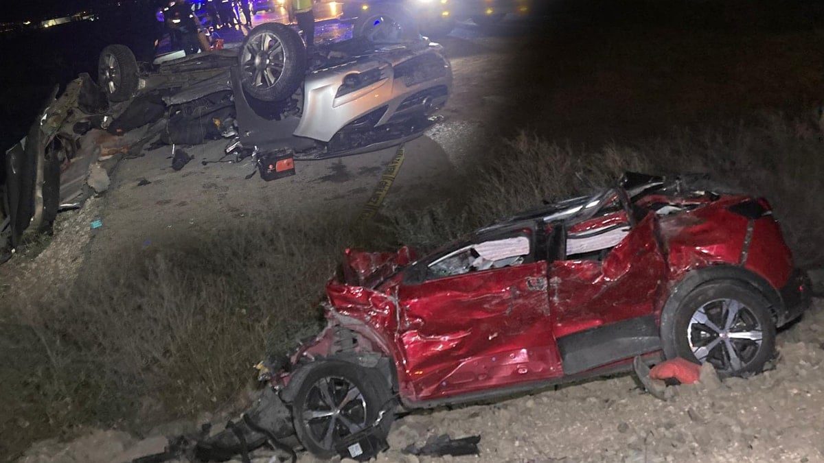 Ankara'da kafa kafaya çarpışan otomobiller demir yığınına döndü: Ölüler ve yaralılar var