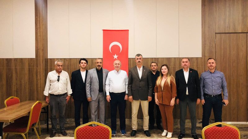 Prof. Dr. Ümit Özdağ Aydın İçin Kongre Öncesi İki İsmi Görüşmeye  Çağırdı.