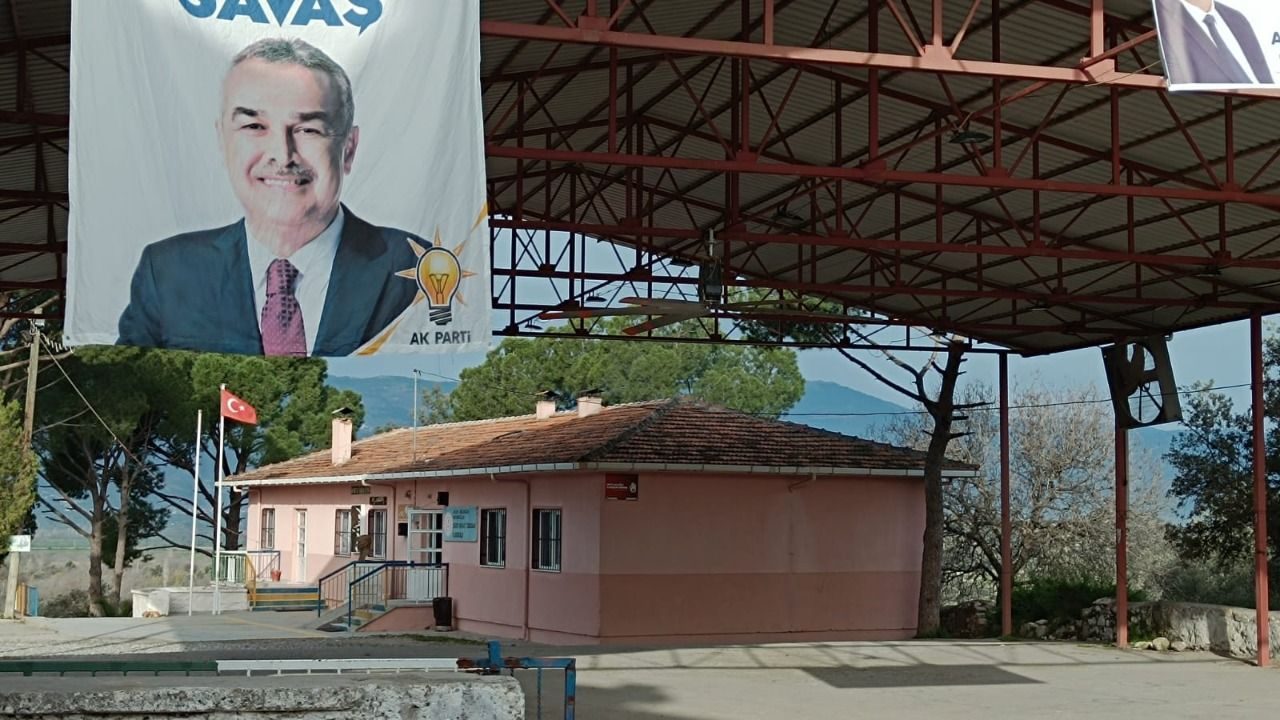 Okulda AKP propagandası