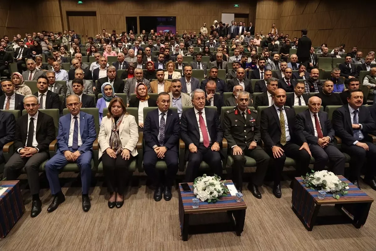 Hulusi Akar Gaziantep'te Ziyaretler Gerçekleştirdi