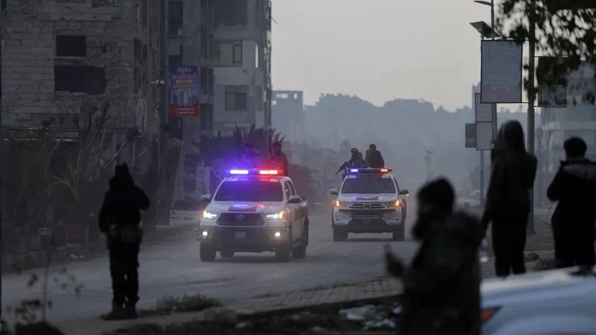 Irak, Suriye'den 150 IŞİD'li tutuklunun teslim alındığını duyurdu