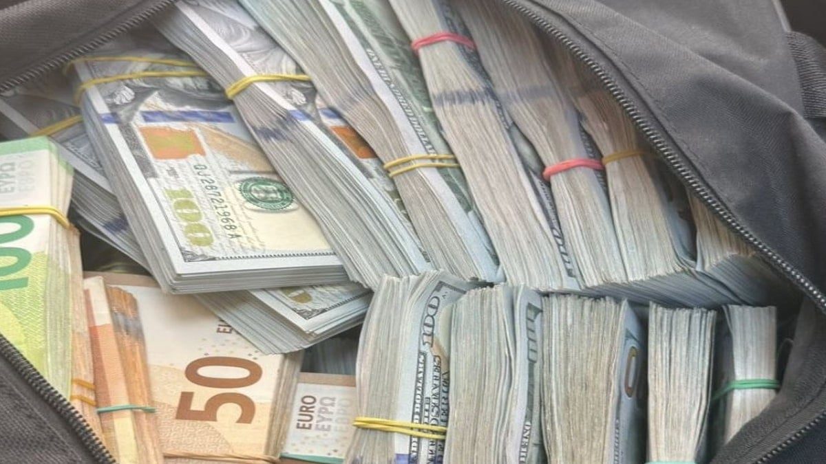 Türkiye’ye gelen araçtan servet çıktı