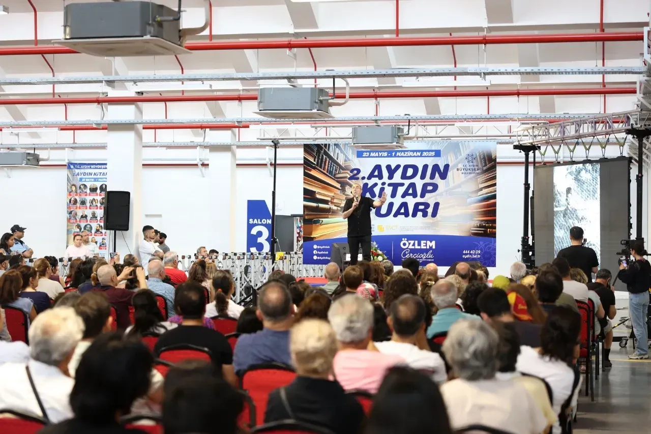 Başkan Çerçioğlu Sevilen Yazarları Aydınlılar ile Buluşturmaya Devam Ediyor