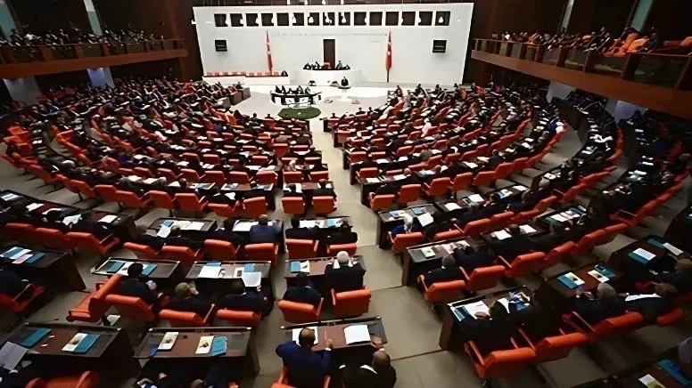 Tepkilere rağmen Meclis'ten geçti: En düşük emekli aylığı 20 bin TL oldu