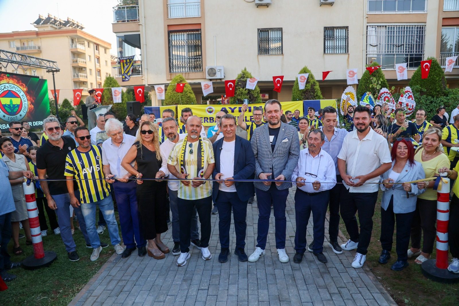 BAŞKAN ANIL YETİŞKİN SÖZÜNÜ TUTTU FENERBAHÇELİLER PARKI AÇILDI