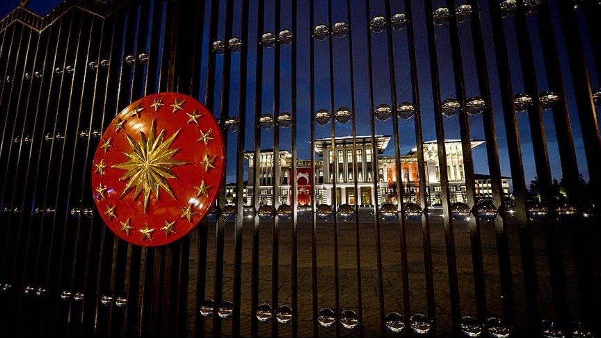 Özgür Özel yalanladı: Saray'ın gözdesi 'İmamoğlu' iddiasından vazgeçmedi
