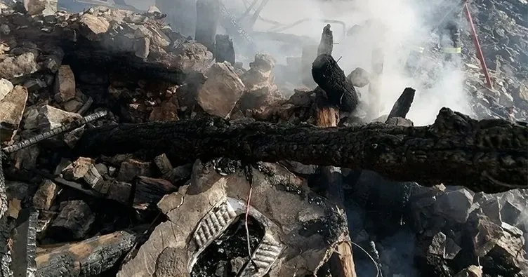 Yangın çıkan evde ağabey-kardeş öldü