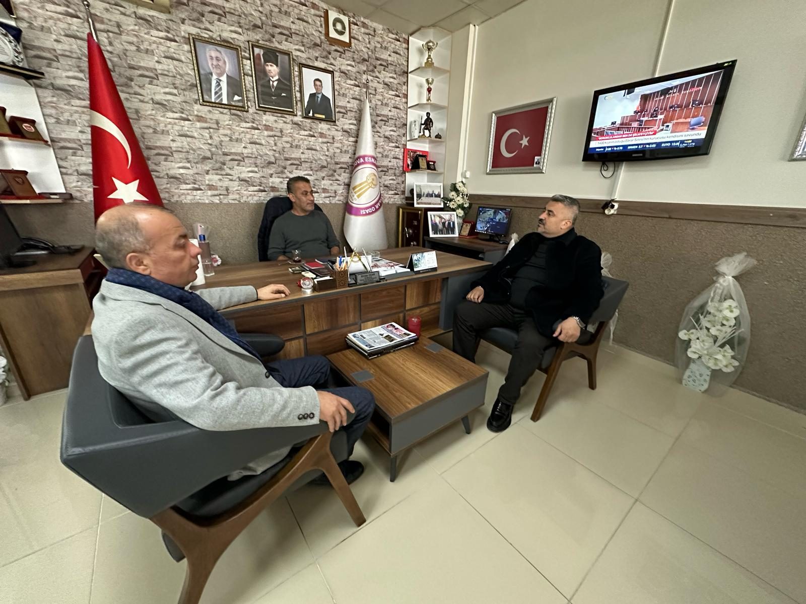 CHP’li GÖKMEN İNCİRLİOVA ESNAF ODASINI ZİYARET ETTİ