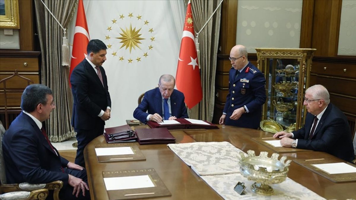 YAŞ kararları Resmi Gazete'de: Genelkurmay Başkanı Selçuk Bayraktaroğlu oldu