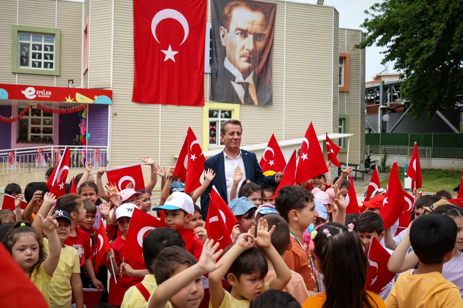 BAŞKAN YETİŞKİN’DEN 23 NİSAN MESAJI