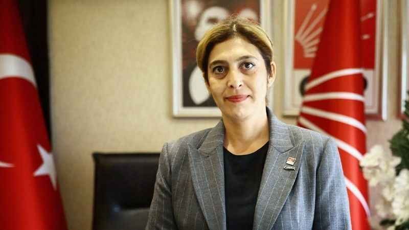 Ekiz: “Siz hiç bu müteahhittin kiracısı oldunuz mu?”