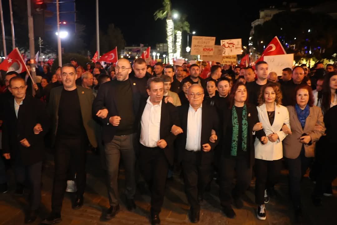 Aydın’da halk, İmamoğlu’na destek için yürüdü