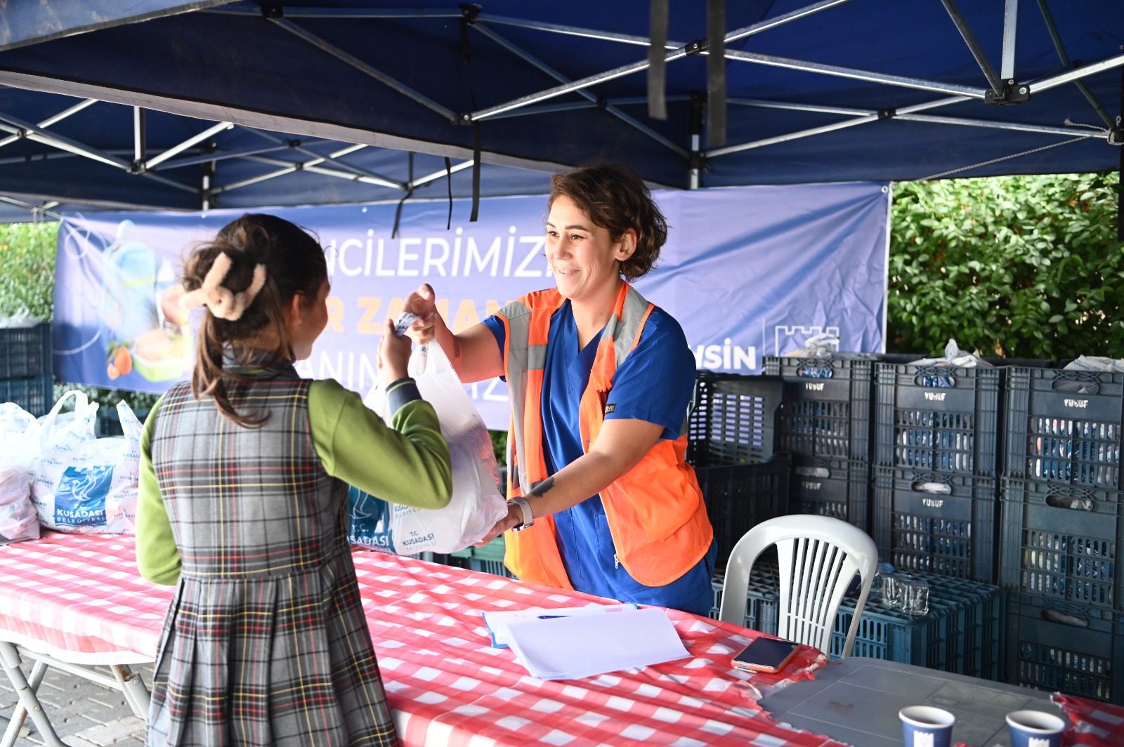 BESLENME ÇANTASI DESTEĞİ ÜÇÜNCÜ HAFTASINDA 4 BİN 200 PAKETE ULAŞTI
