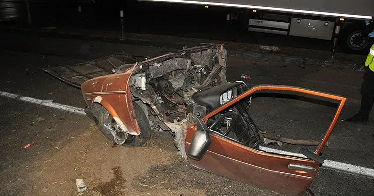 Manisa'da kan donduran kaza! Otomobil ikiye bölündü: 5 ölü, 6 yaralı