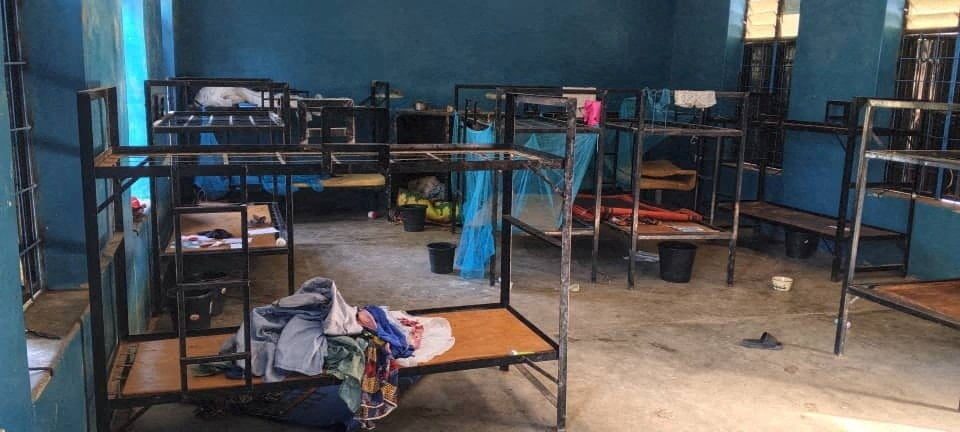Silahlı grup yatılı okul bastı, 315 öğrenciyi kaçırdı: 50 çocuk kaçmayı başardı