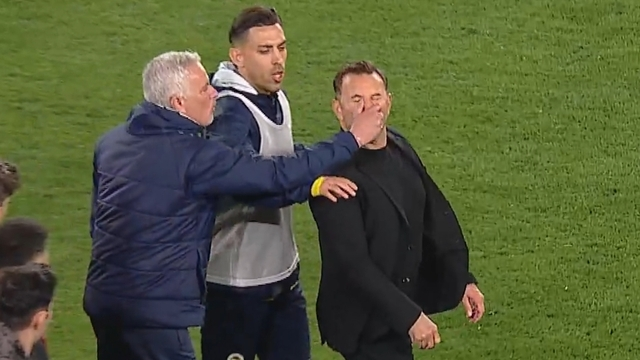 Jose Mourinho'dan Okan Buruk'a müdahale: Burnunu sıktı!