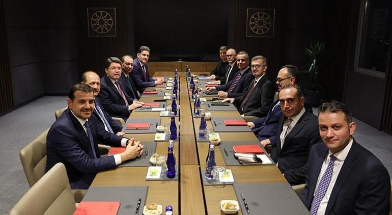 Adalet Bakanı Tunç İletişim Başkanı Duran ile bir araya geldi