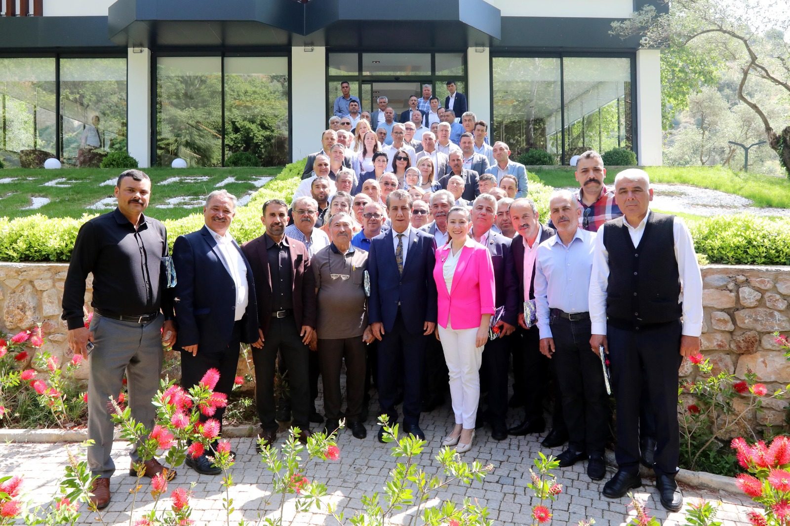 BAŞKAN YETİŞKİN MAHALLE MUHTARLARINI AĞIRLADI