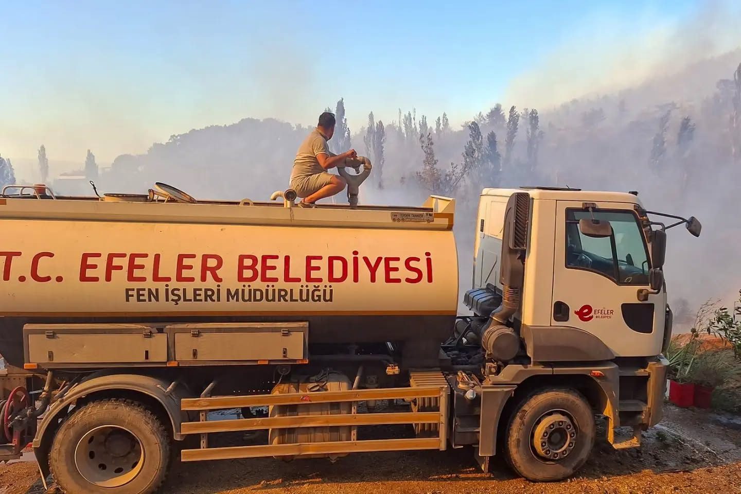 ÇİNE’DEKİ YANGINA EFELER BELEDİYESİ’NDEN SAHA DESTEĞİ